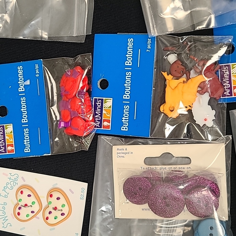 Assorted Craft Button Lot - Picture 3 of 16